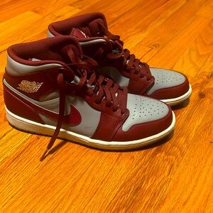 Air Jordan 1 Mid ‘Cherrywood Red’